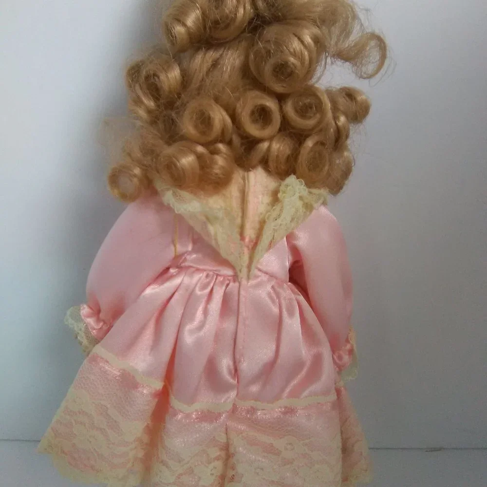 Collectibles Memories Amanda Porcelain Doll In Pink